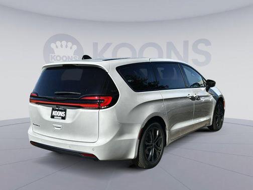 2026 Chrysler Pacifica L