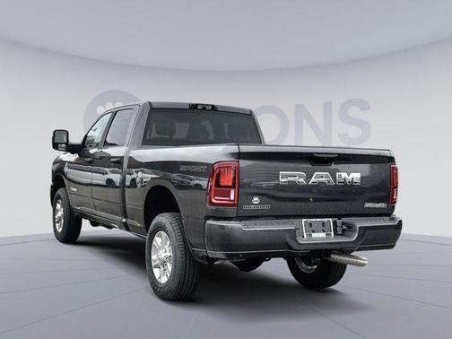 2025 RAM 2500 Big Horn Crew Cab 4x4 6'4' Box