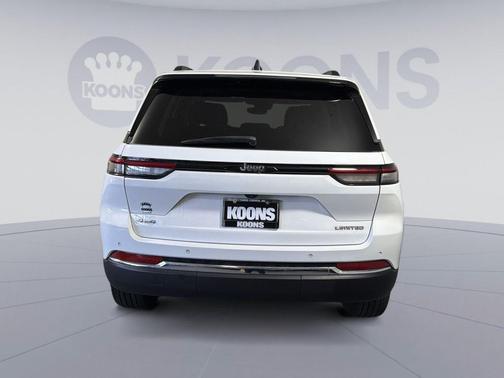Bright White Clearcoat 2023 Jeep Grand Cherokee Limited