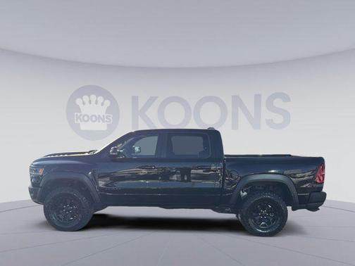 Diamond Black Crystal Pearlcoat 2025 RAM 1500 RHO Crew Cab 4x4 5'7' Box