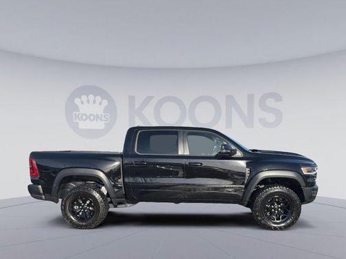 Diamond Black Crystal Pearlcoat 2025 RAM 1500 RHO Crew Cab 4x4 5'7' Box