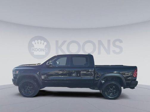 Diamond Black Crystal Pearlcoat 2025 RAM 1500 RHO Crew Cab 4x4 5'7' Box