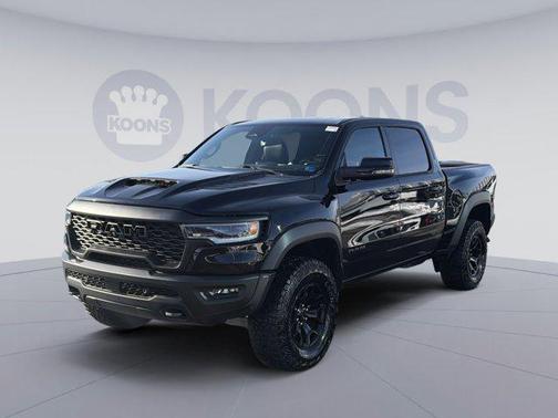 Diamond Black Crystal Pearlcoat 2025 RAM 1500 RHO Crew Cab 4x4 5'7' Box