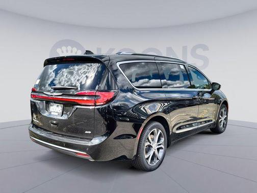 2026 Chrysler Pacifica L