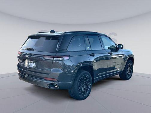 2025 Jeep Grand Cherokee Summit