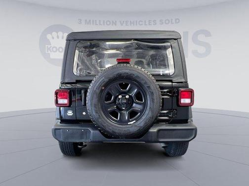 Photo 4 of 24 of 2019 Jeep Wrangler Unlimited Sport