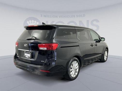 Photo 5 of 25 of 2015 Kia Sedona EX