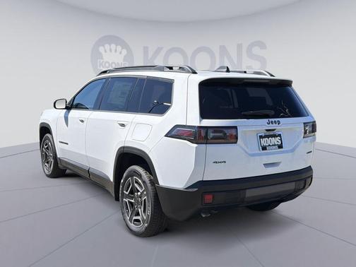 Bright White Clearcoat 2026 Jeep Cherokee Laredo 4x4