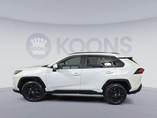 2022 Toyota RAV4 Hybrid SE