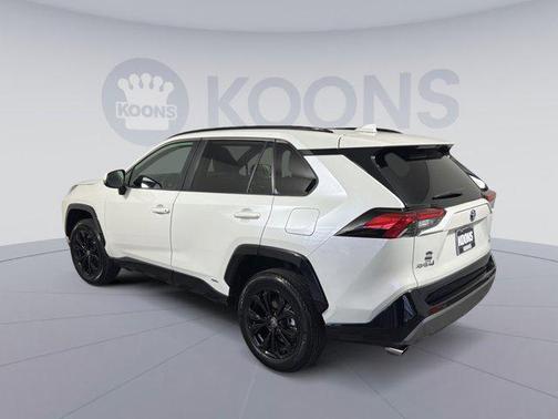 2022 Toyota RAV4 Hybrid SE