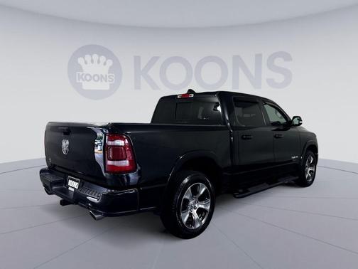 Diamond Black Crystal Pearlcoat 2019 RAM 1500 Laramie