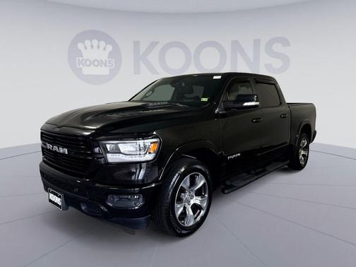 Diamond Black Crystal Pearlcoat 2019 RAM 1500 Laramie