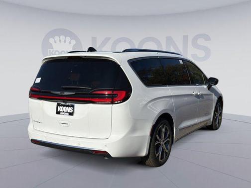 2026 Chrysler Pacifica L