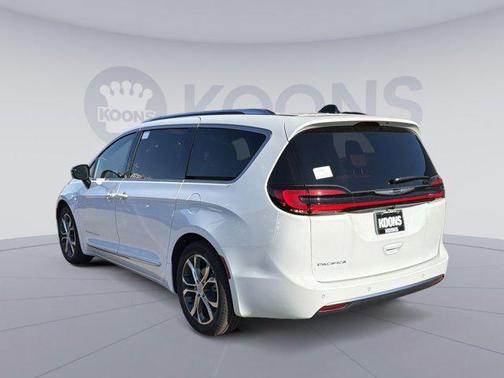 2026 Chrysler Pacifica L