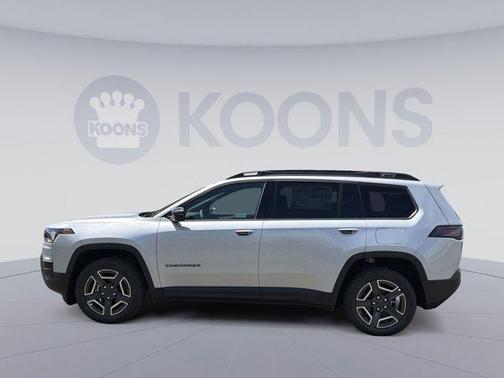 Silver Zynith Clearcoat 2026 Jeep Cherokee Laredo 4x4