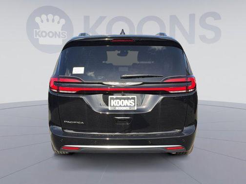 2026 Chrysler Pacifica L