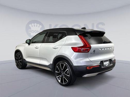 2021 Volvo XC40 T5 R-Design