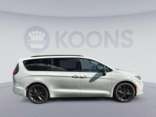 2026 Chrysler Pacifica Limited