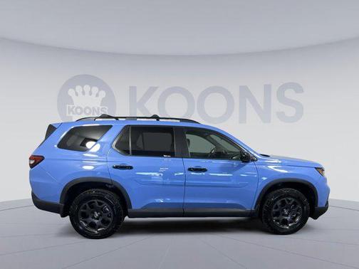 Diffused Sky Pearl 2025 Honda Pilot TrailSport