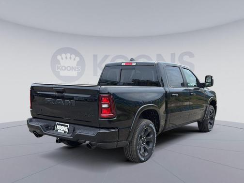 Diamond Black Crystal Pearlcoat 2026 RAM 1500 Big Horn/Lone Star