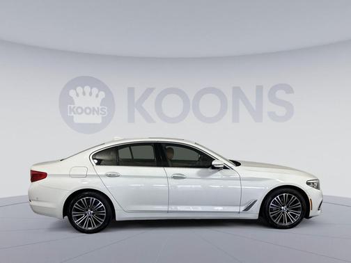 Alpine White 2018 BMW 530 xDrive