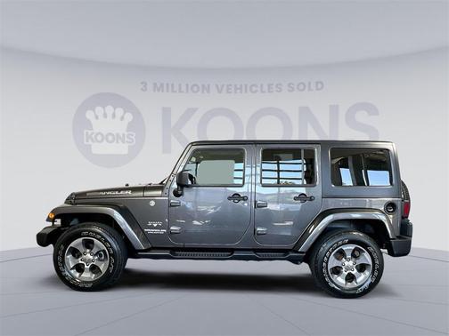 Photo 2 of 24 of 2017 Jeep Wrangler Unlimited Sahara