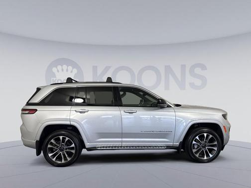 Silver Zynith 2022 Jeep Grand Cherokee Overland