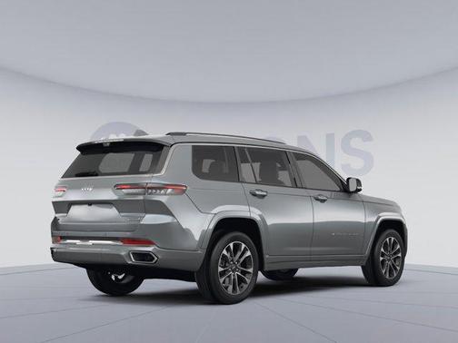 Silver Zynith 2022 Jeep Grand Cherokee Overland
