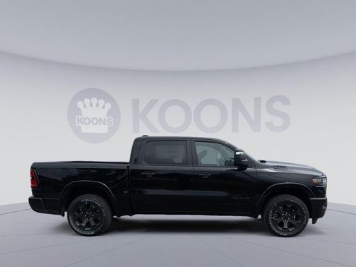 Diamond Black Crystal Pearlcoat 2026 RAM 1500 Big Horn/Lone Star