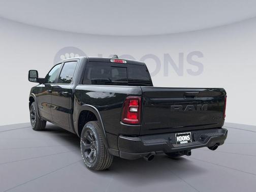 Diamond Black Crystal Pearlcoat 2026 RAM 1500 Big Horn/Lone Star