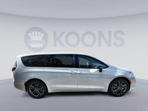 2026 Chrysler Pacifica L
