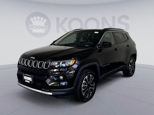 Diamond Black Crystal Pearlcoat 2023 Jeep Compass Limited