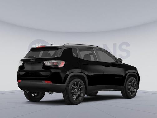 Diamond Black Crystal Pearlcoat 2023 Jeep Compass Limited