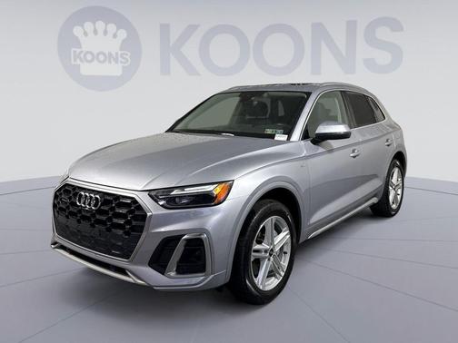 Florett Silver Metallic 2023 Audi Q5 e 55 S line Premium Plus