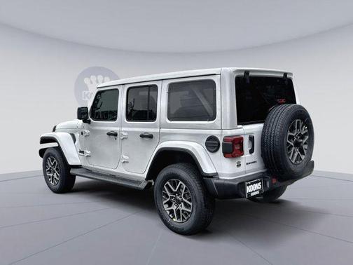 2026 Jeep Wrangler 4-Door Sahara 4x4