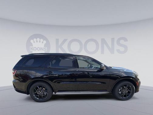 DB Black Clearcoat 2026 Dodge Durango GT AWD HEMI V8