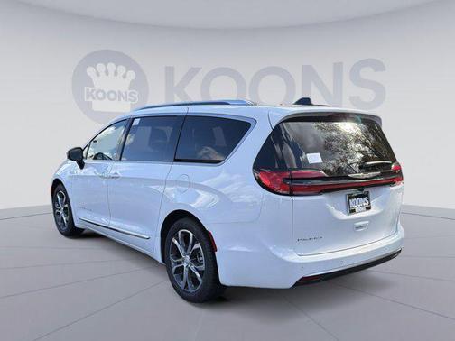 2026 Chrysler Pacifica L