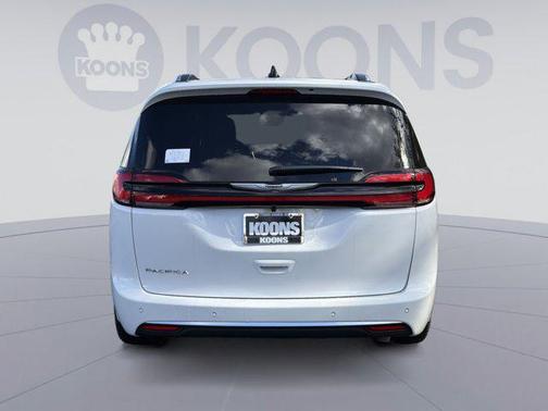 2026 Chrysler Pacifica L