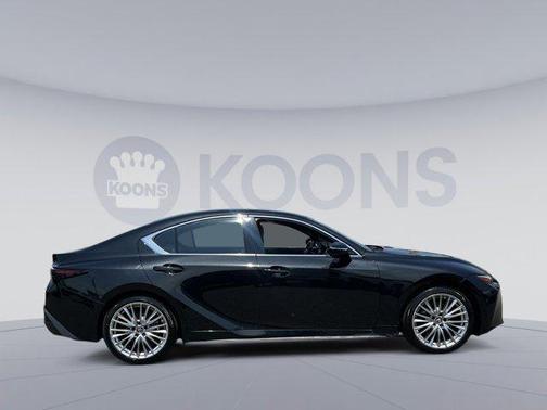 2022 Lexus IS 300 Base
