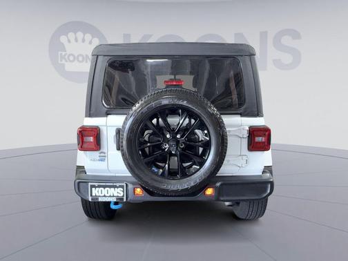 Bright White Clearcoat 2023 Jeep Wrangler 4xe Sahara