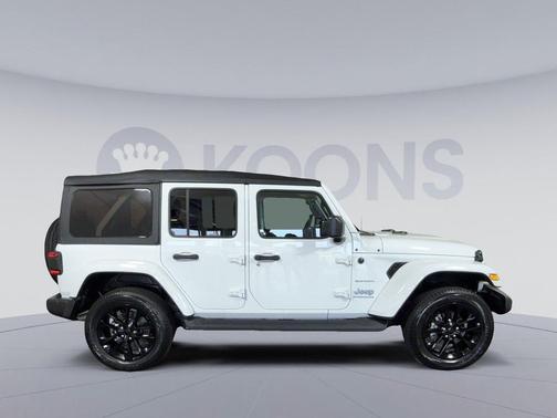 Bright White Clearcoat 2023 Jeep Wrangler 4xe Sahara