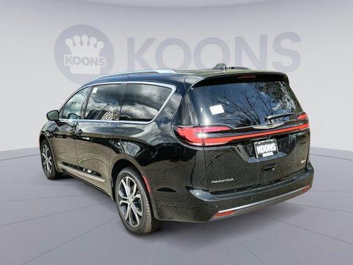 2026 Chrysler Pacifica L