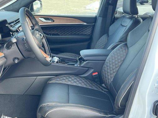 2025 Jeep Grand Cherokee L Summit Reserve