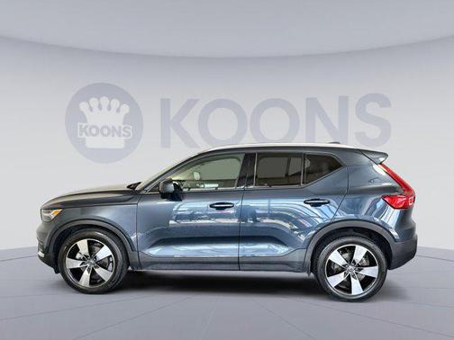 2021 Volvo XC40 T5 Momentum