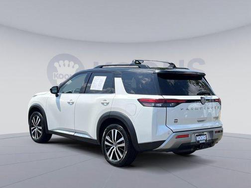 2023 Nissan Pathfinder Platinum 4WD