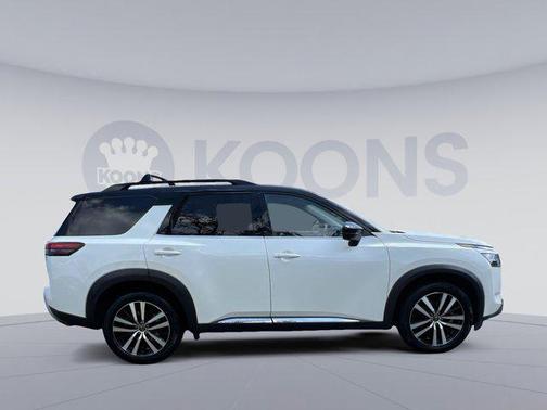 2023 Nissan Pathfinder Platinum 4WD