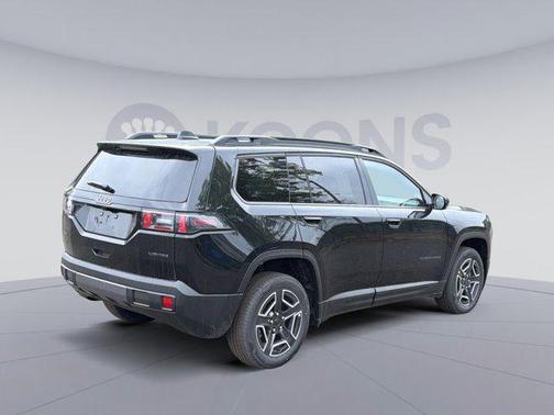 Diamond Black Crystal Pearlcoat 2026 Jeep Cherokee Limited