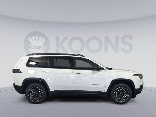 Bright White Clearcoat 2026 Jeep Cherokee Laredo 4x4