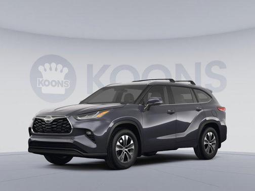 Magnetic Gray Metallic 2023 Toyota Highlander XLE
