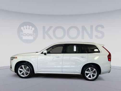 2021 Volvo XC90 T6 Momentum